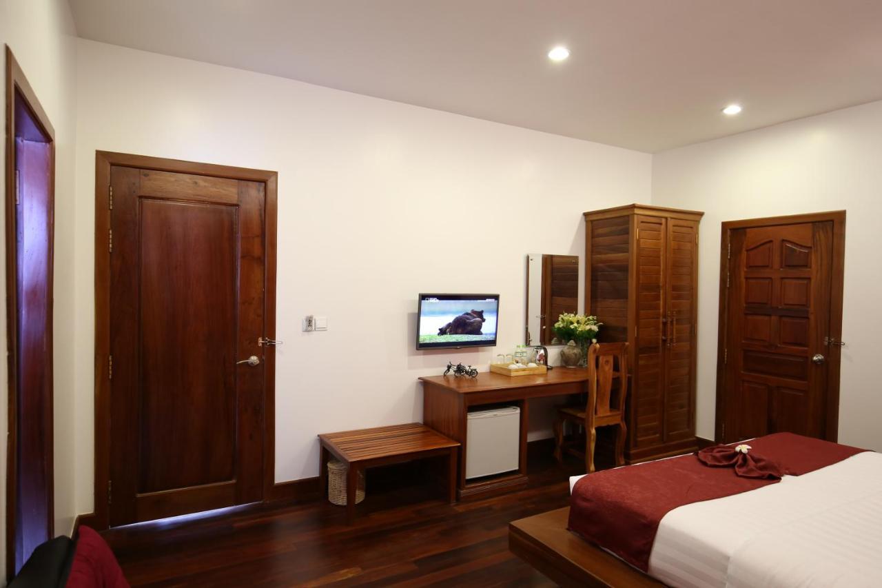 Holy Angkor Hotel เสียมราฐ ภายนอก รูปภาพ