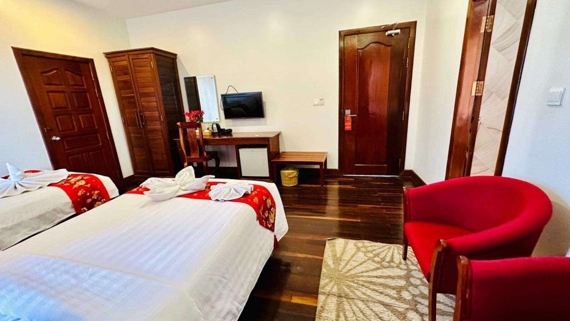 Holy Angkor Hotel เสียมราฐ ภายนอก รูปภาพ