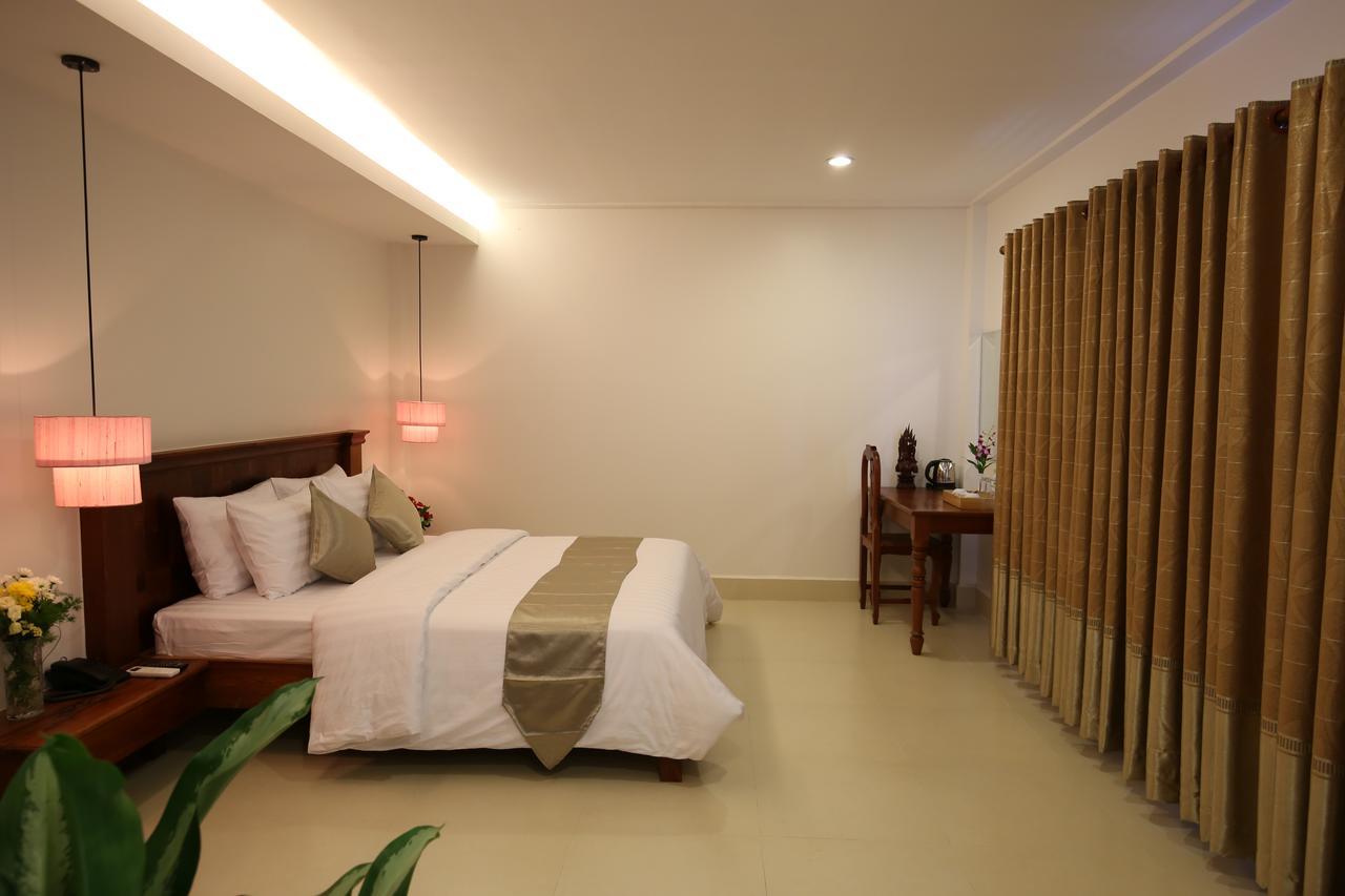 Holy Angkor Hotel เสียมราฐ ภายนอก รูปภาพ
